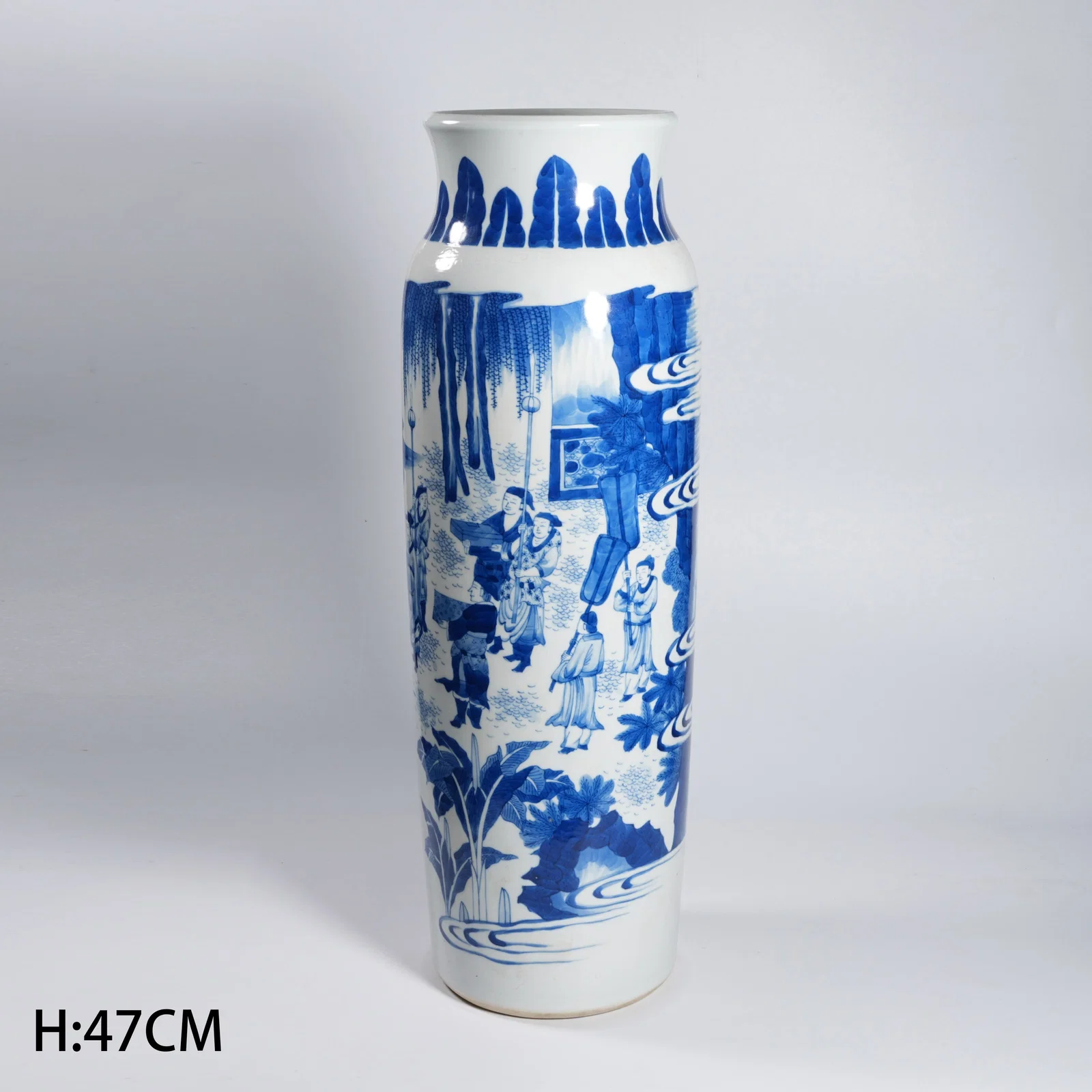 A BLUE-AND-WHITE SLEEVE VASE WITH FIGURAL NARRATIVE SCENES