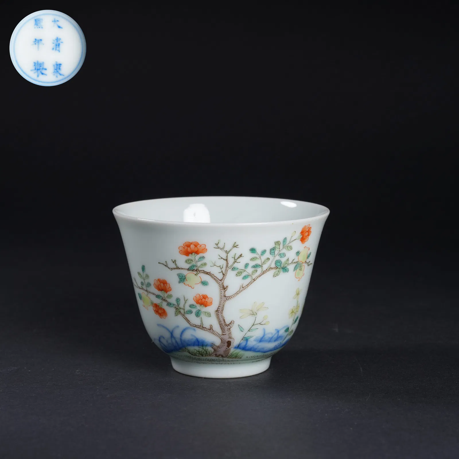 A BLUE-AND-WHITE WITH WUCAI ENAMEL FLORAL CUP