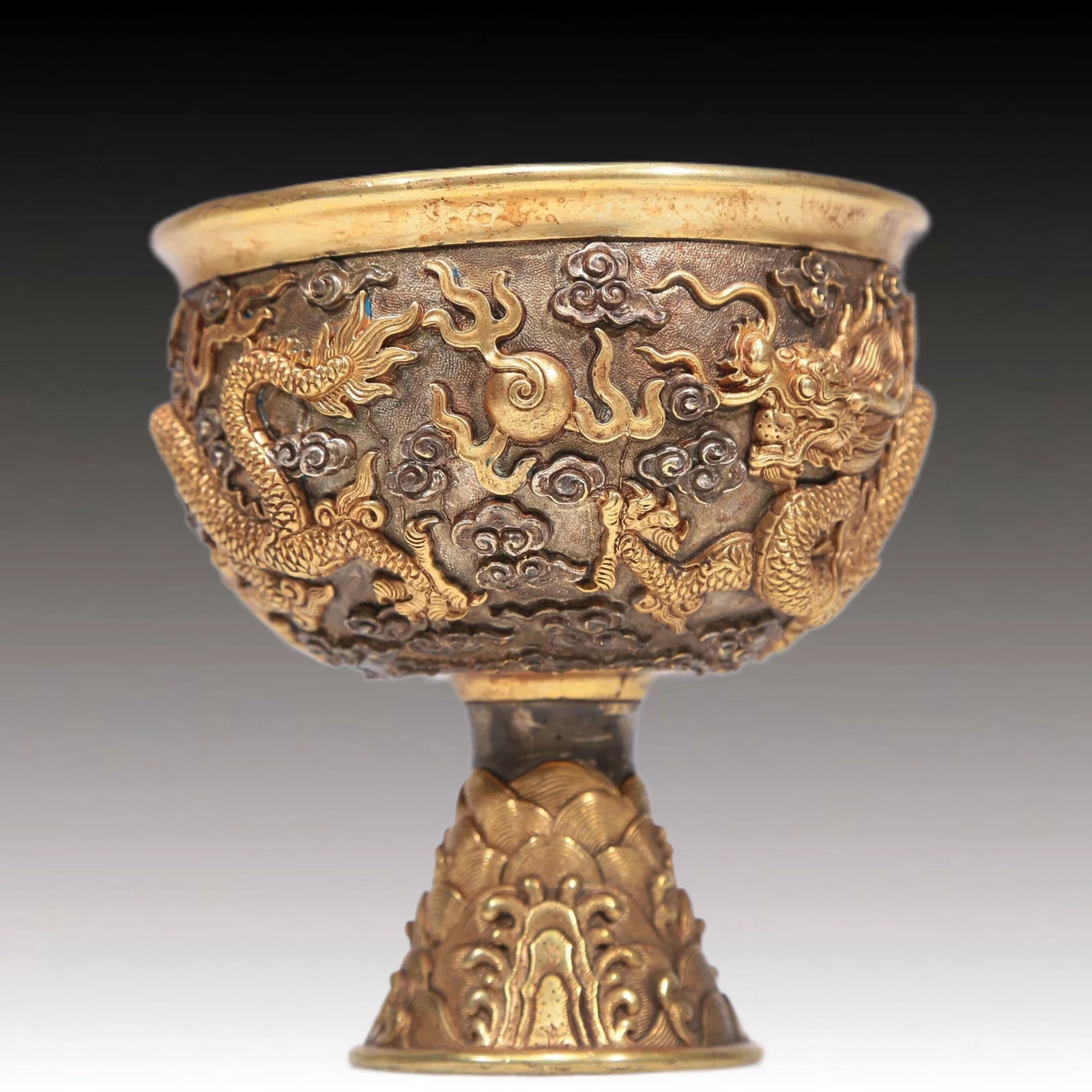 A Brilliant Gilt-Bronze Silver 'Dragon' Cup