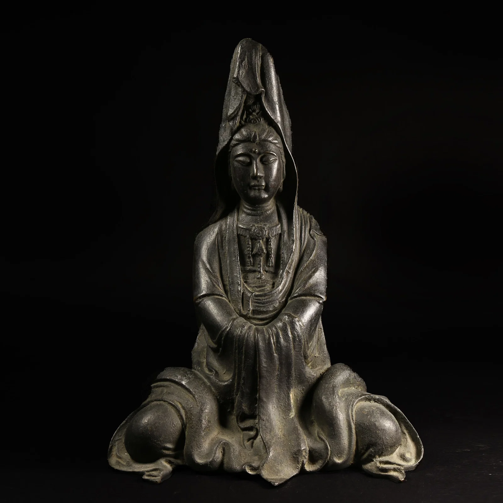 A BRONZE AVALOKITESHVARA BODHISATTVA STATUE