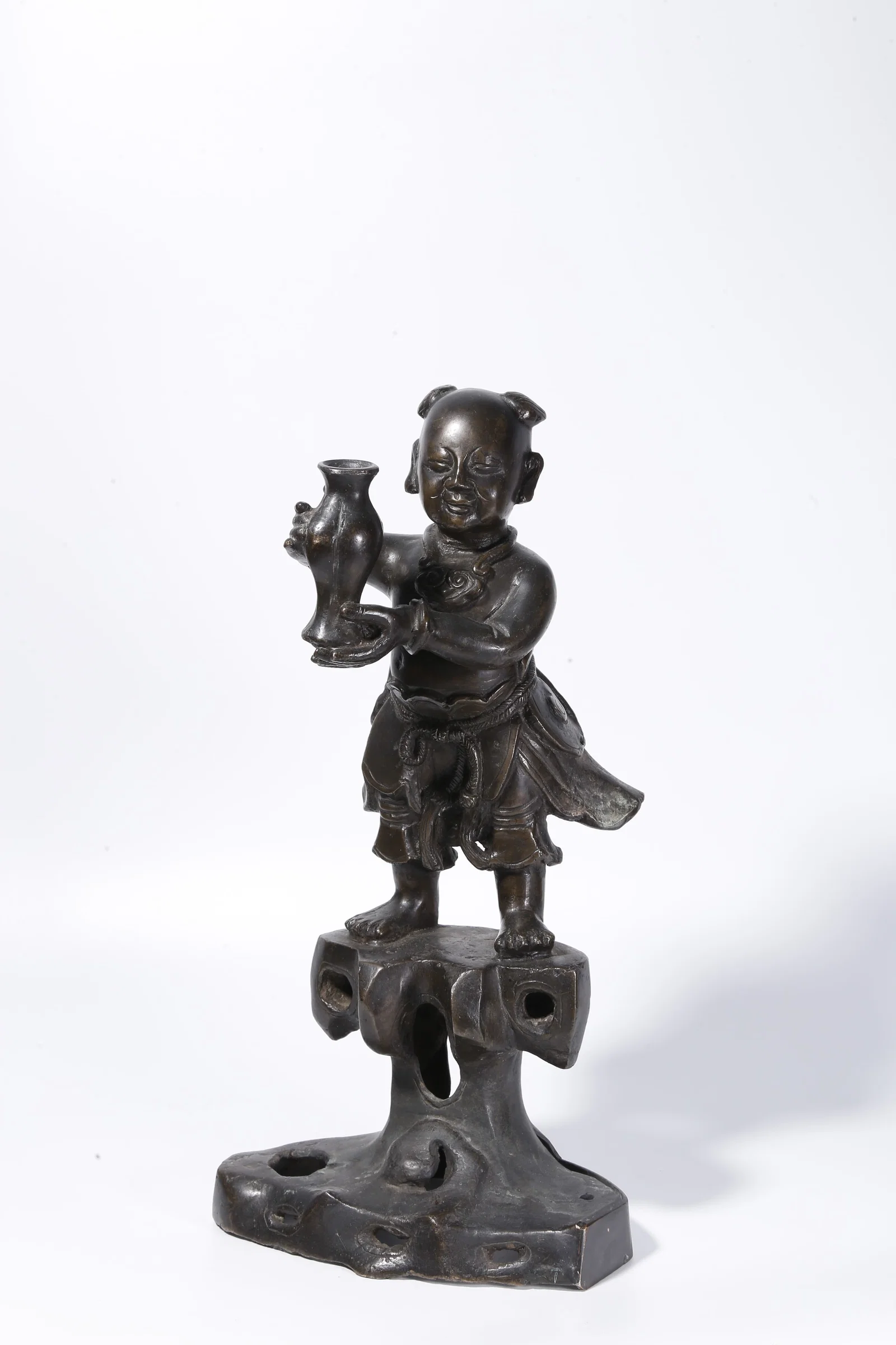 A BRONZE BOY FIGURE ORNAMENT