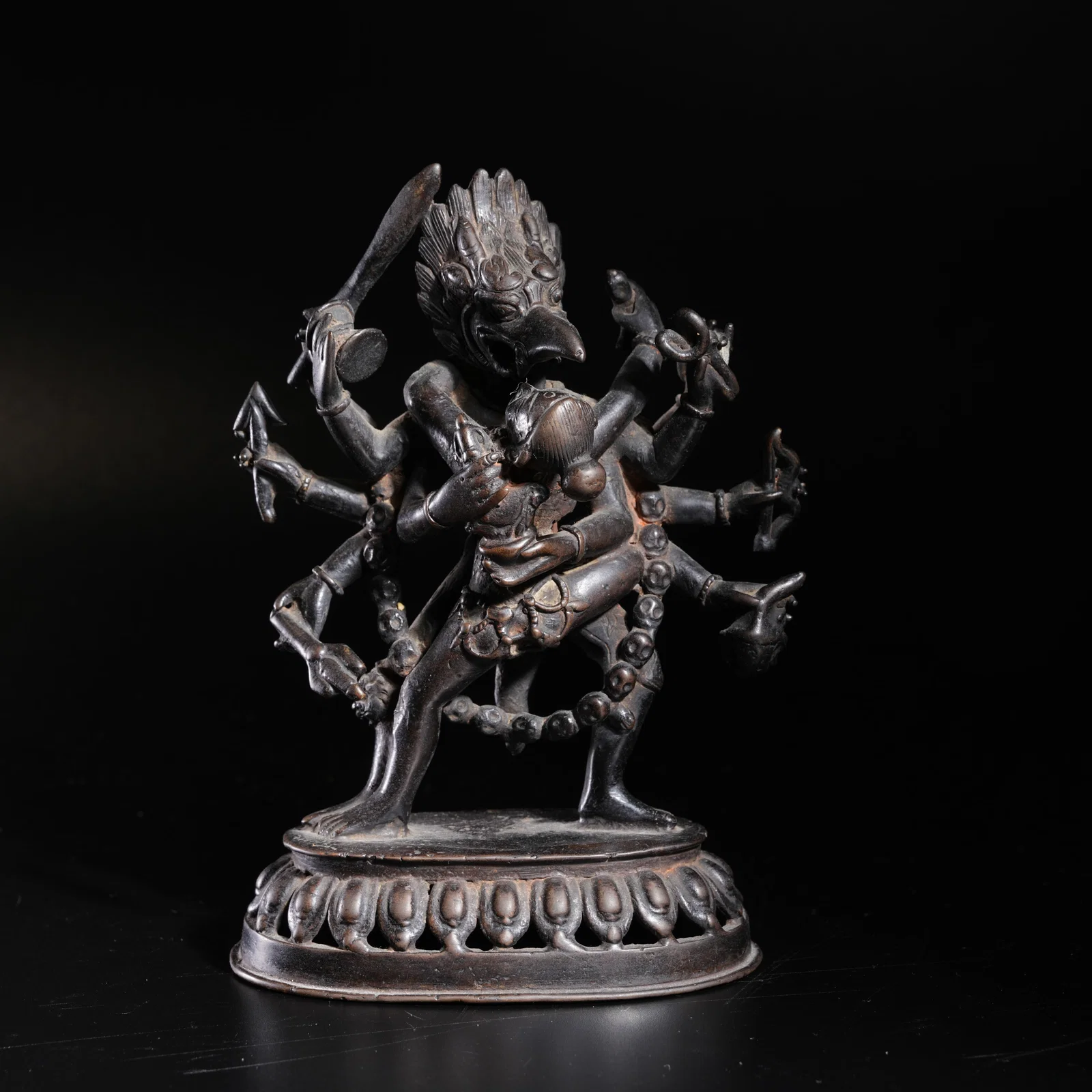 A BRONZE BUDDHIST SCULPTURE