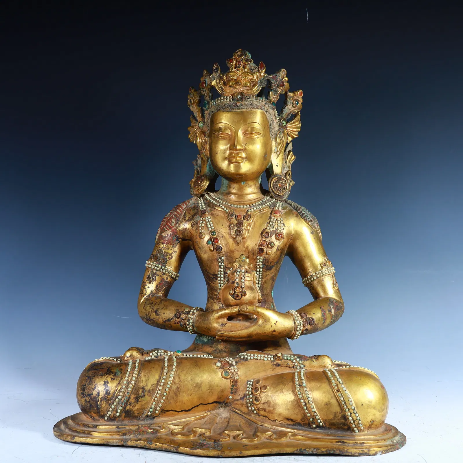A bronze gilt Buddha statue of the Ming Dynasty