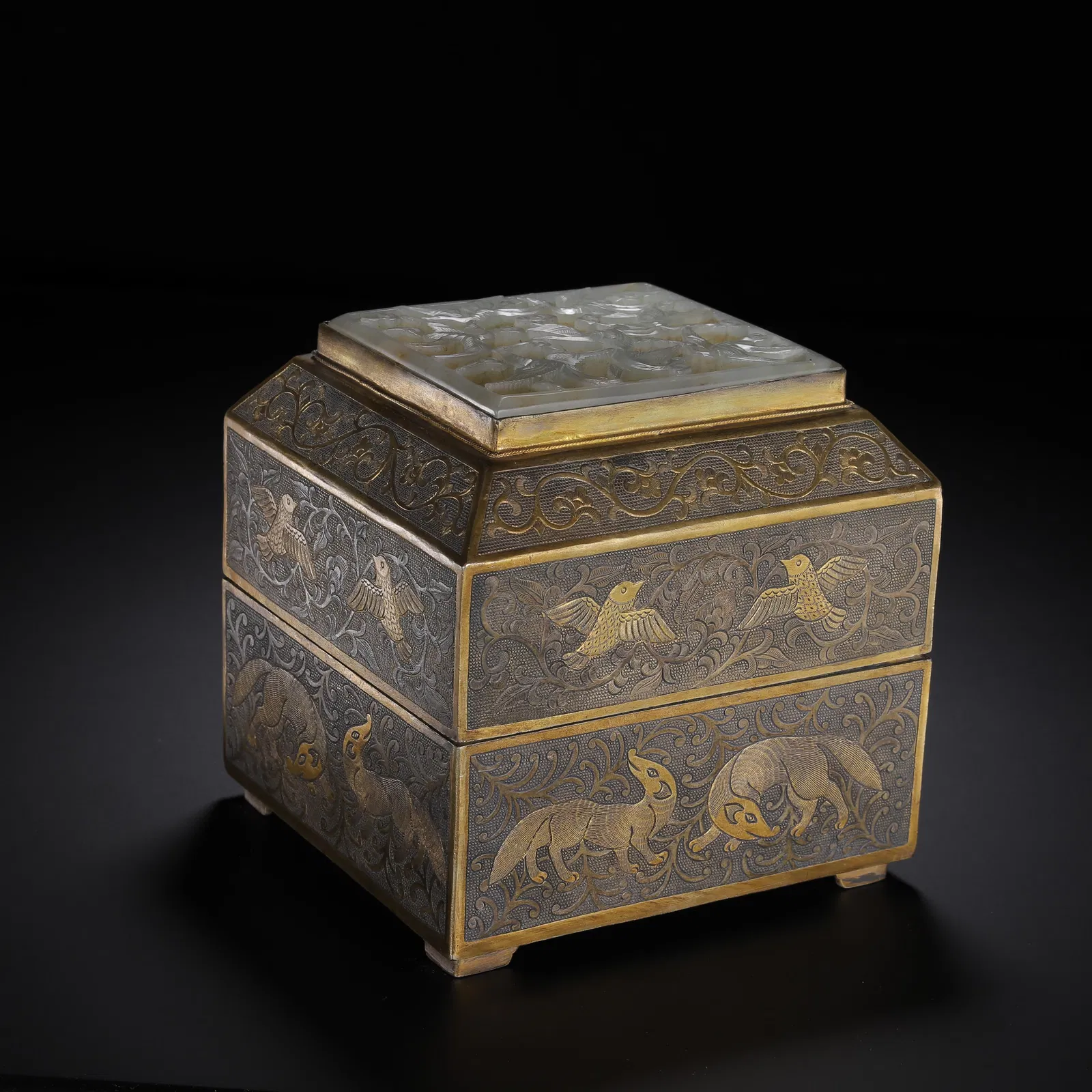 A BRONZE PARTLY GILT BOX WITH COVER