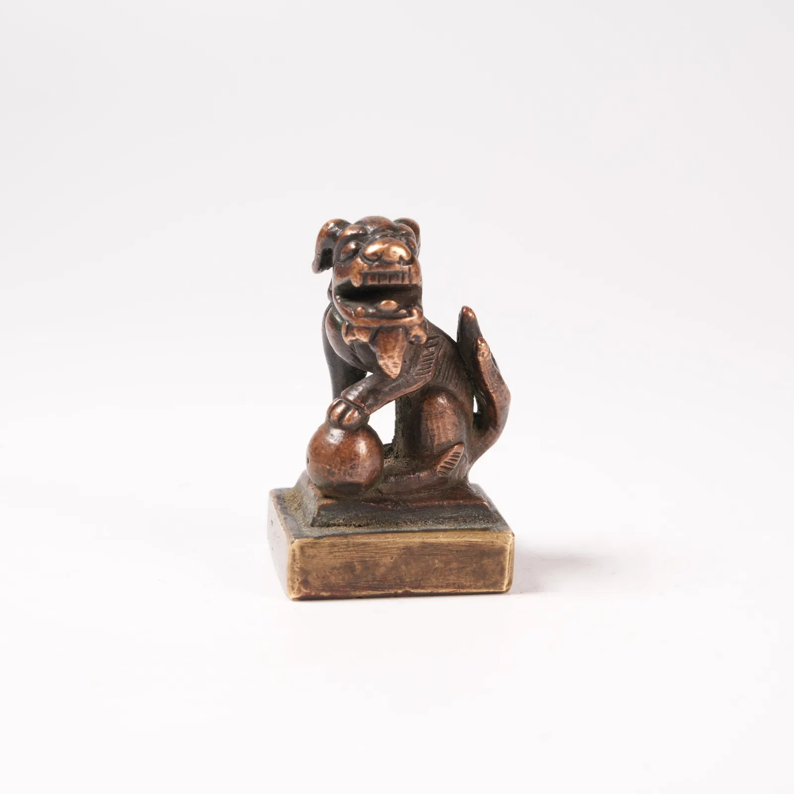 A BRONZE SEAL WITH LION KNOB