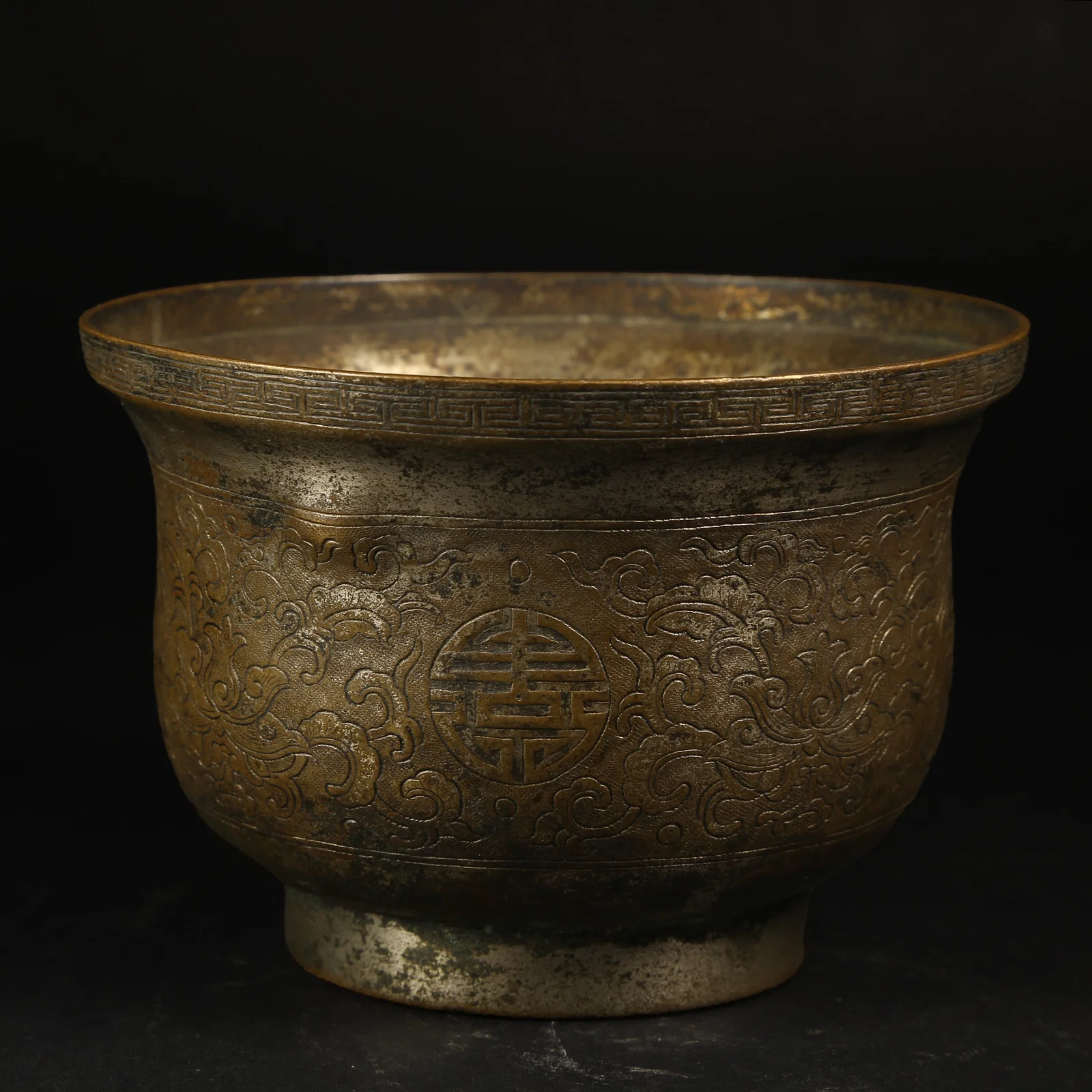 A BRONZE SILVER-GILT OFFERING BOWL WITH LONGEVITY PATTERN