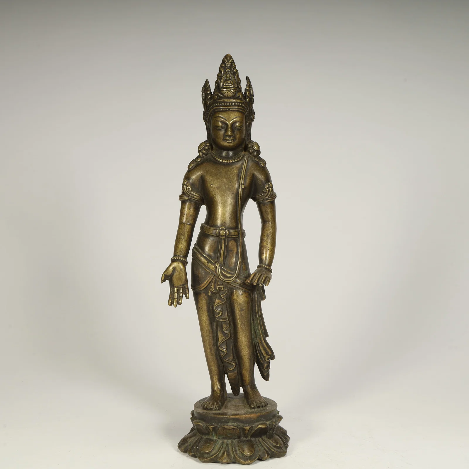 A bronze statue of Guanyin in the Ming Dynasty