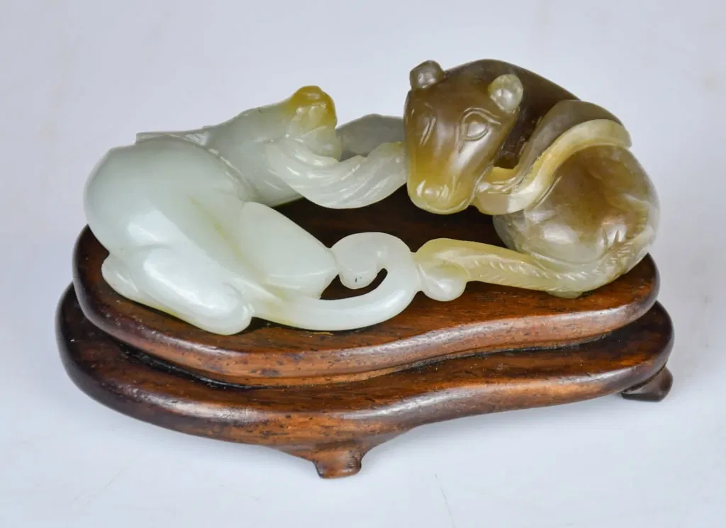 A Carved Jade Double-Badgers Ornament Republican