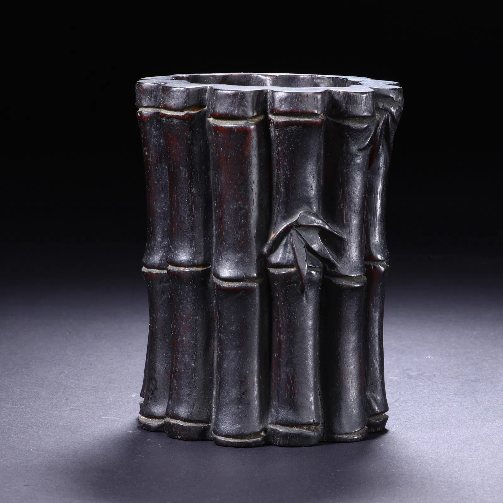 A CARVED ROSEWOOD ZITAN BRUSHPOT