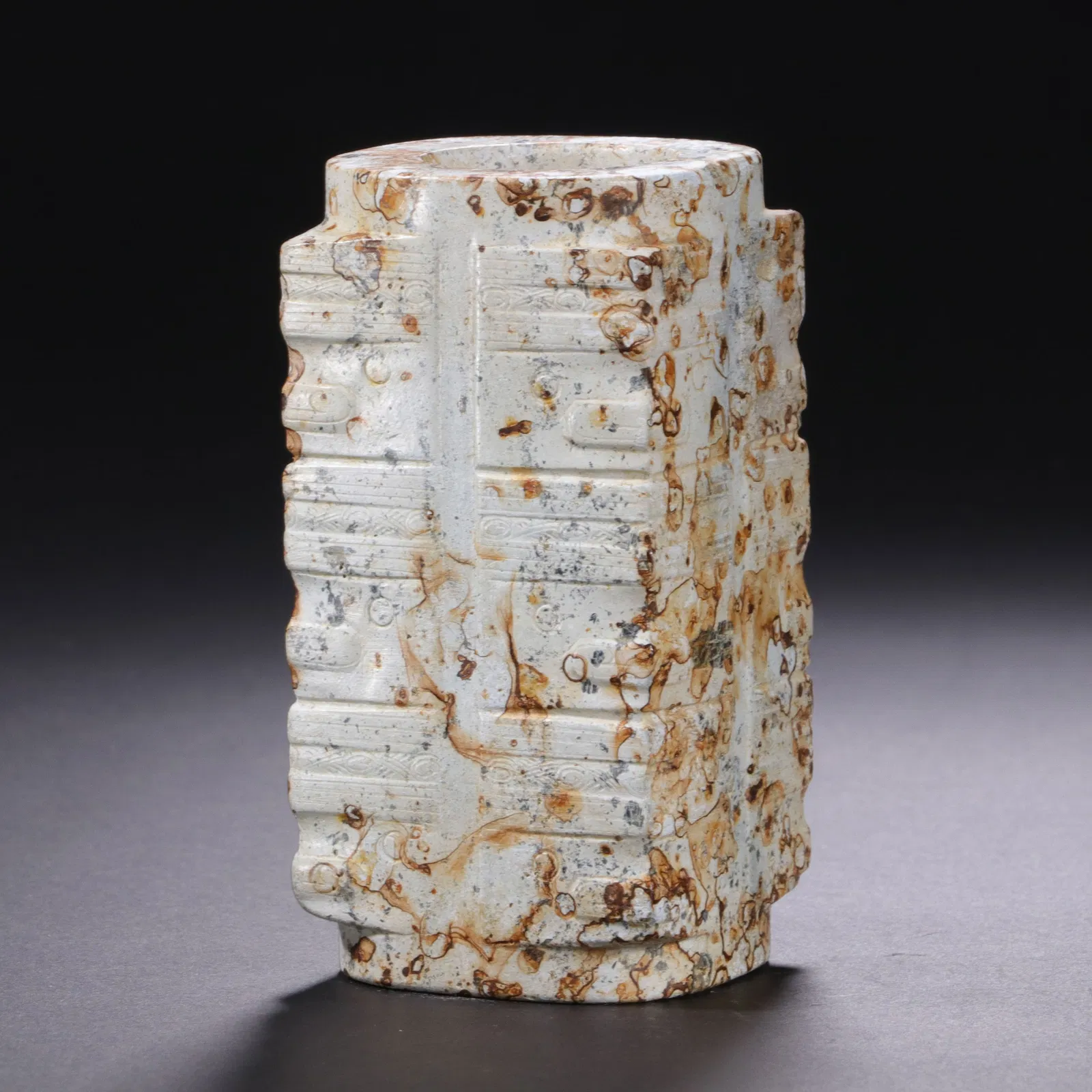 A CHINESE ARCHAISTIC JADE CONG