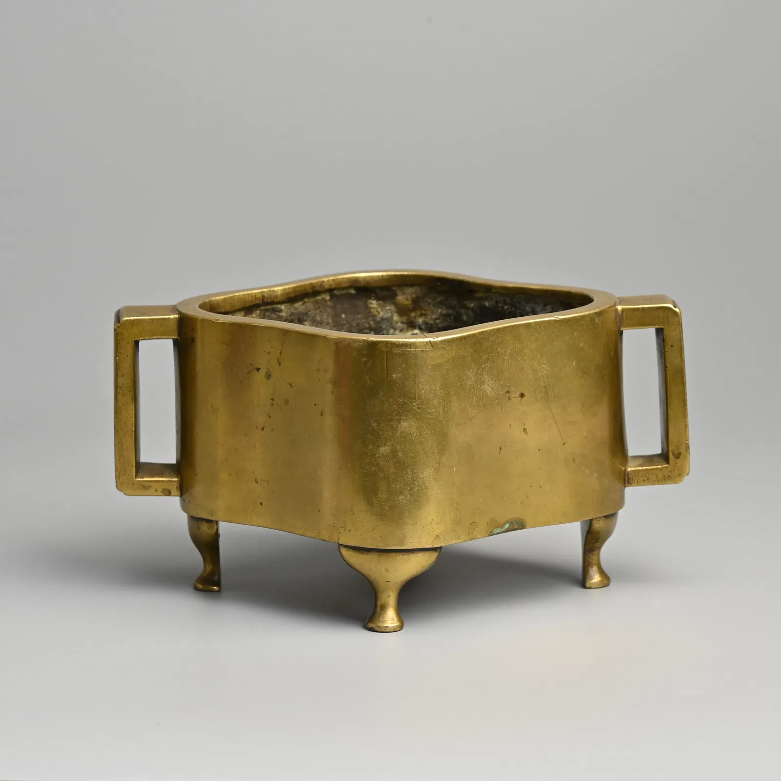 A CHINESE BRONZE QUATREFOIL CENSER, QING DYNASTY, QING DYNASTY.