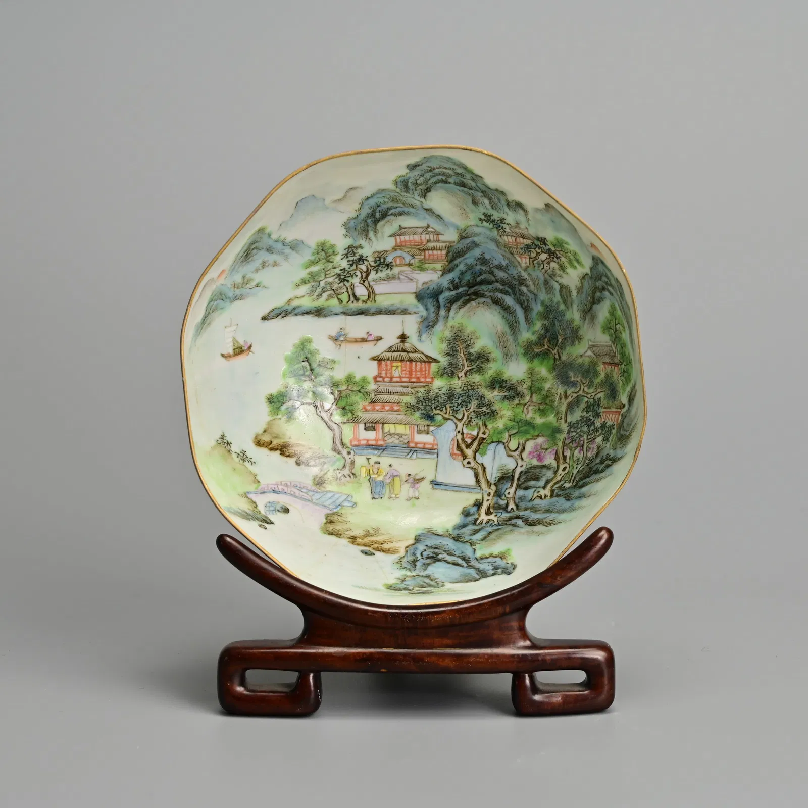 A CHINESE FAMILLE ROSE EGGSHELL PORCELAIN BOWL, QIANLONG MARK BUT REPUBLIC PERIOD.