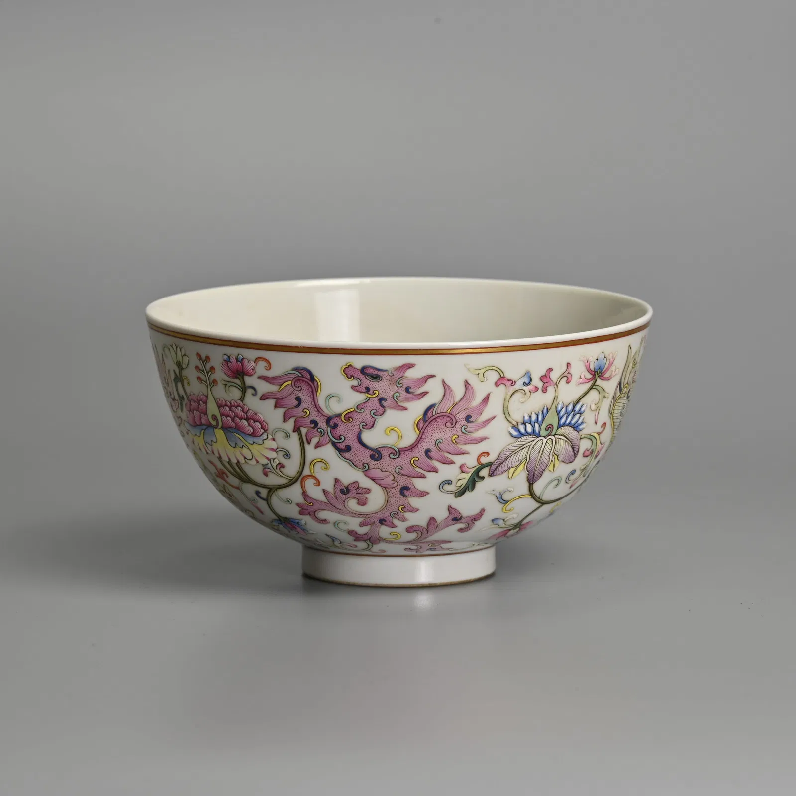A CHINESE FAMILLE ROSE PORCELAIN 'PHOENIX' BOWL, GUANGXU MARK, 19/20TH CENTURY.