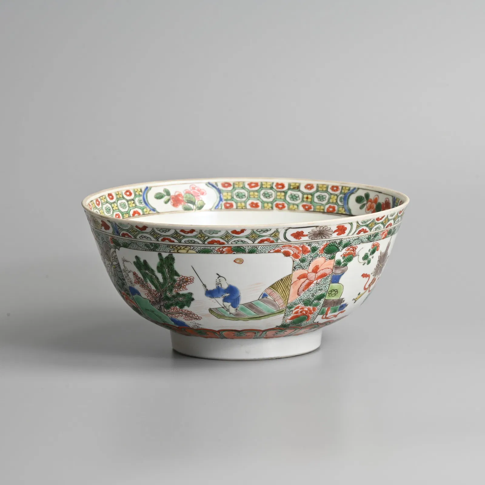 A CHINESE FAMILLE VERTE PORCELAIN BOWL, KANGXI (1662-1722).