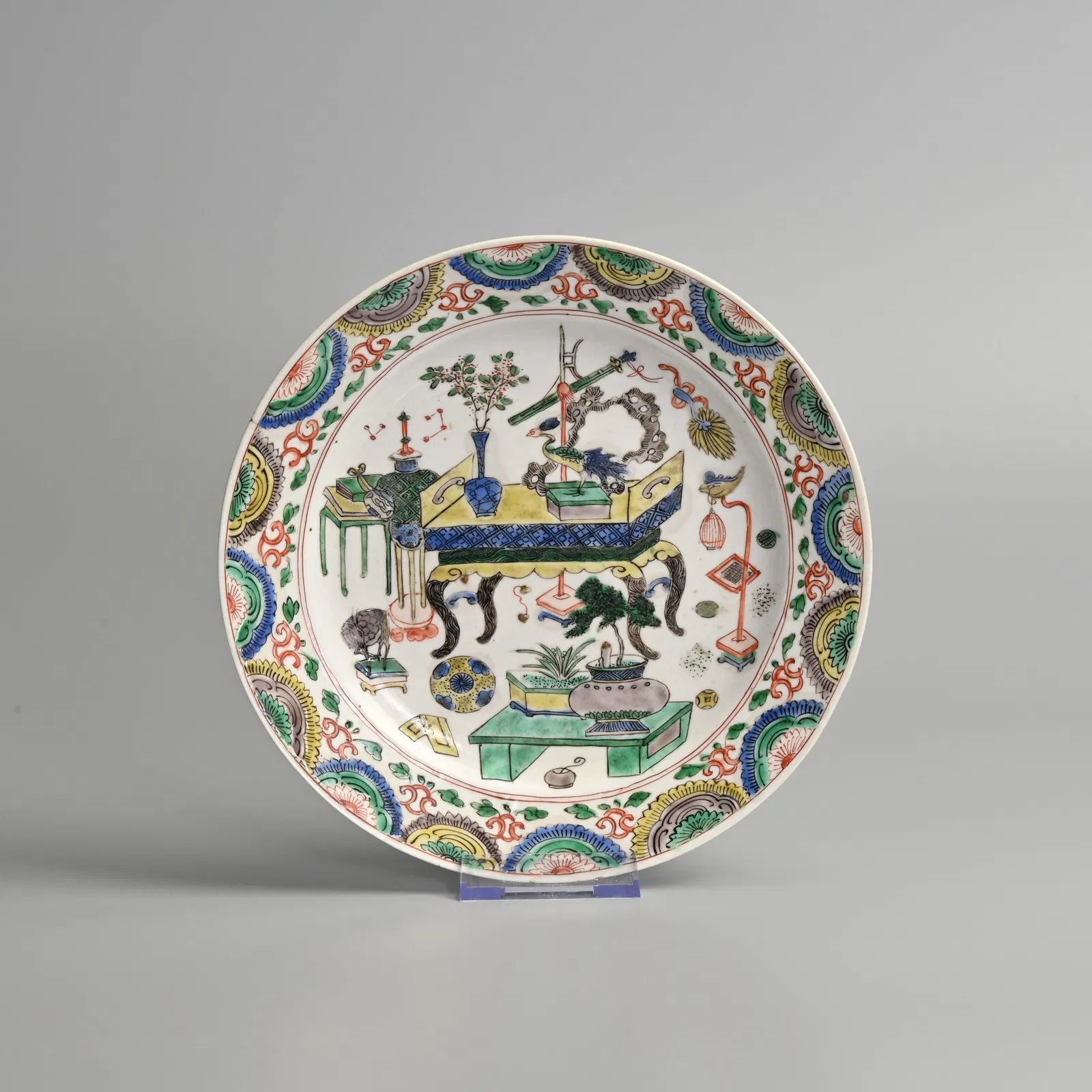 A CHINESE FAMILLE VERTE PORCELAIN PLATE, KANGXI (1662-1722).