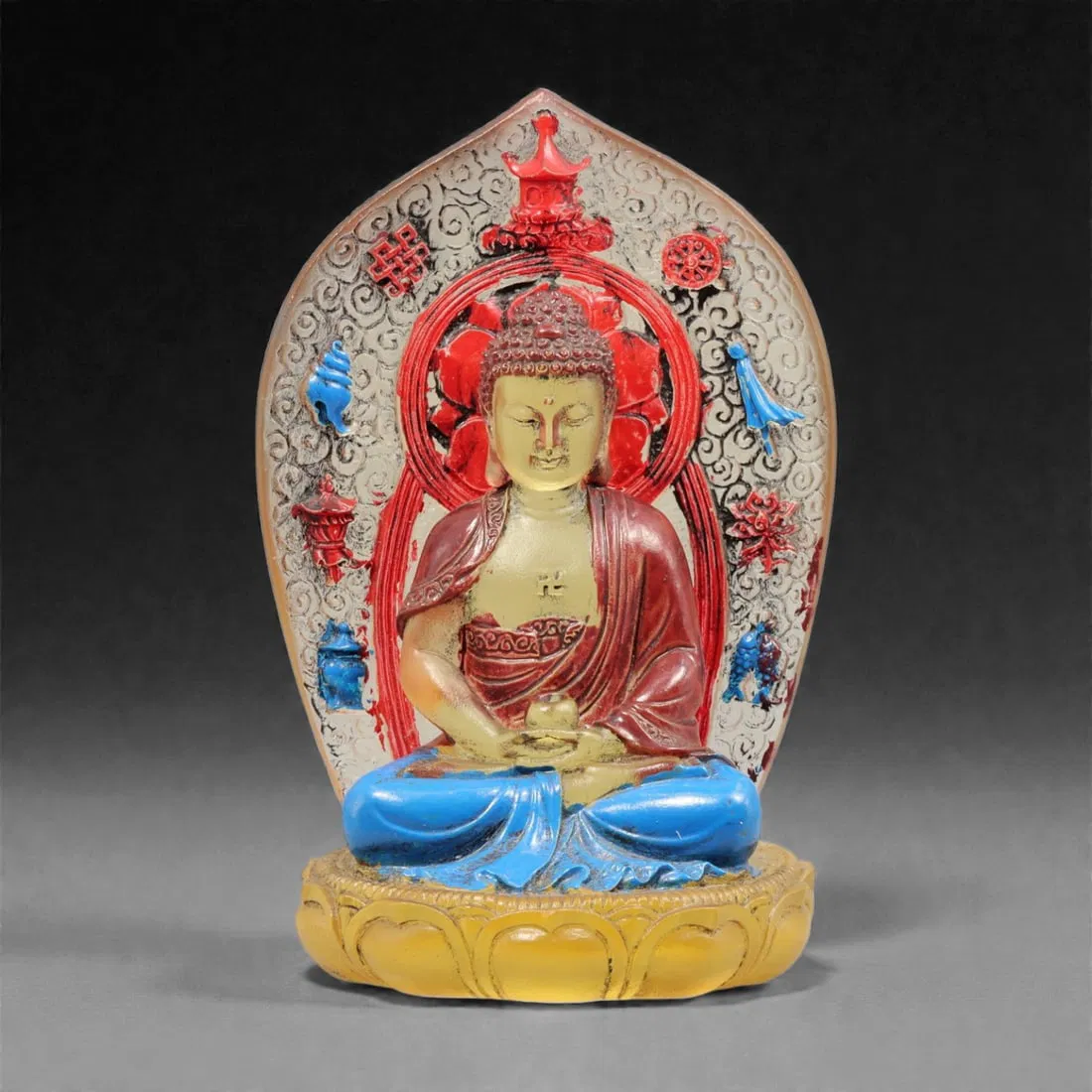 A Chinese Glass Seated Buddha Figure, 20th Century, 47YC