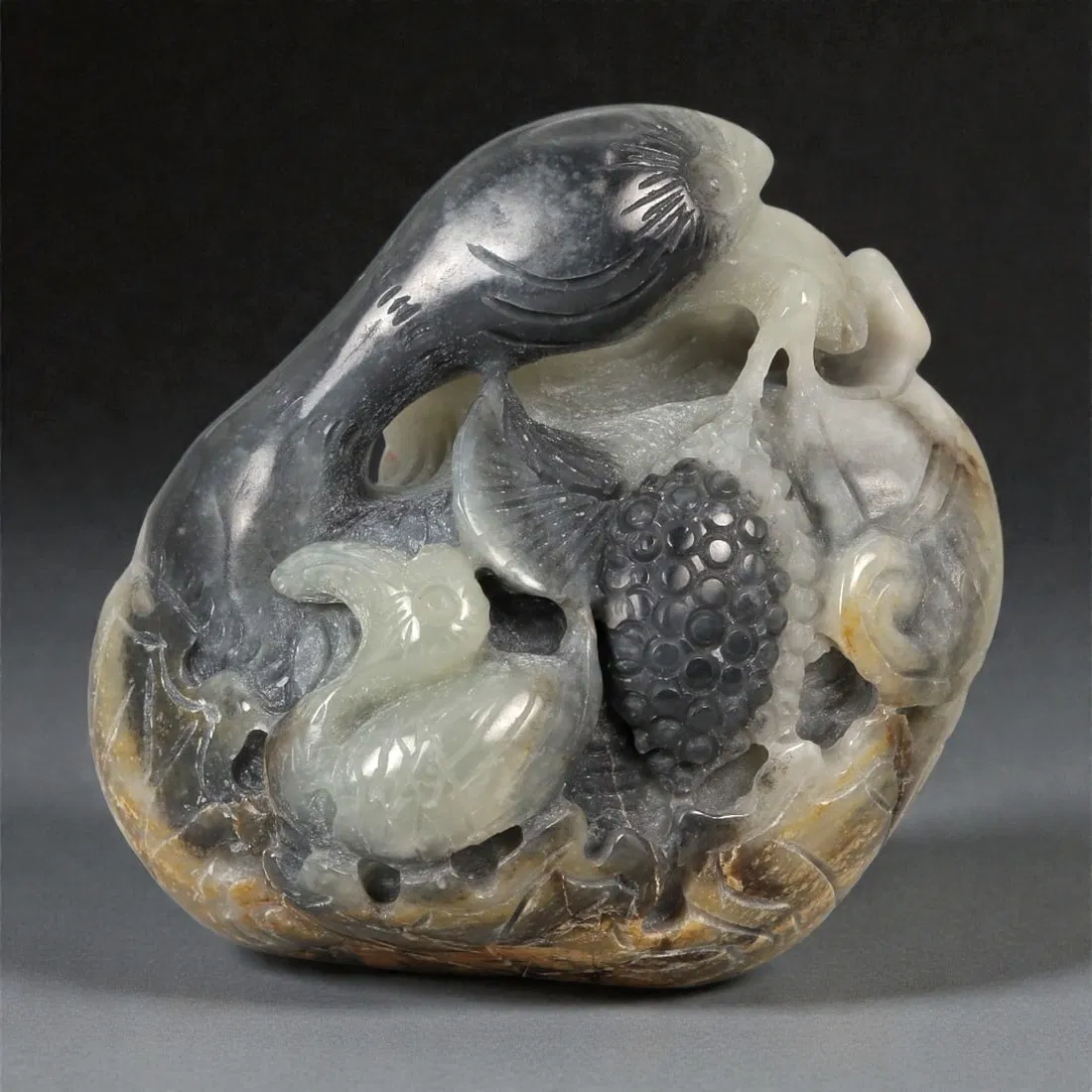A Chinese Hetian Nephrite Jade Carving of Birds and Grapes, 20th Century, 22FD