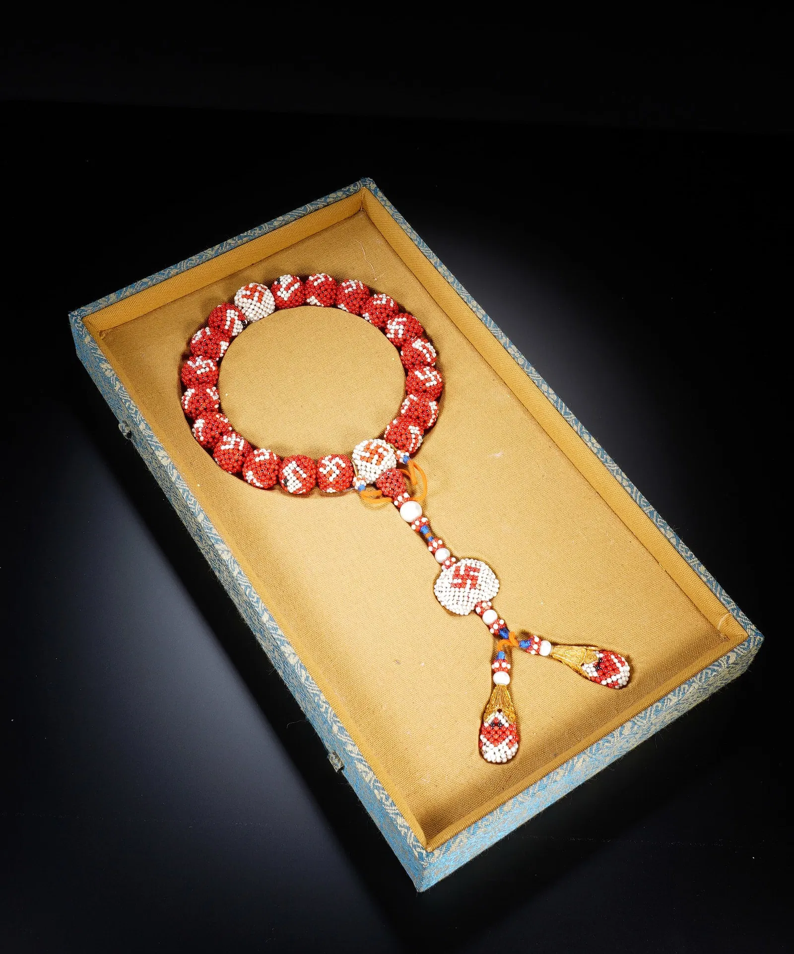 A CHINESE IMPERIAL WEAVED PRAYER BEADS SHOUCHUAN