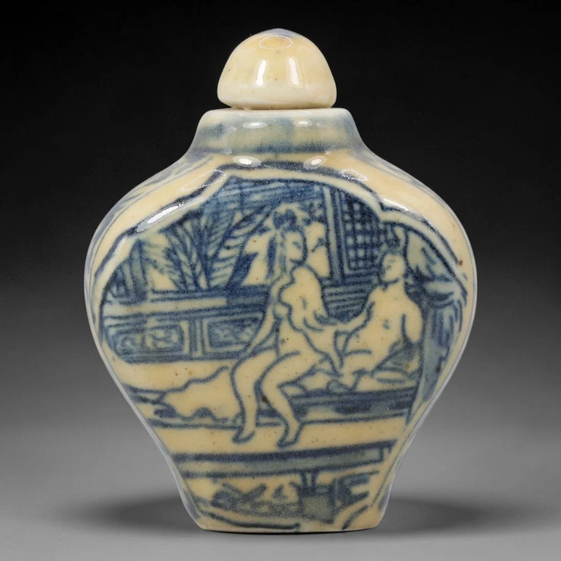 A Chinese Porcelain Snuff Bottle, 20th Century, 57BE