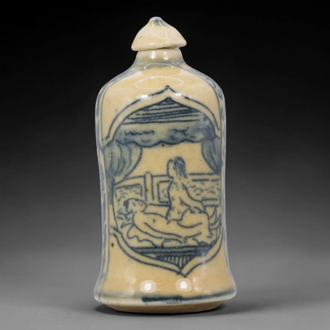 A Chinese Porcelain Snuff Bottle, 20th Century, 58BE