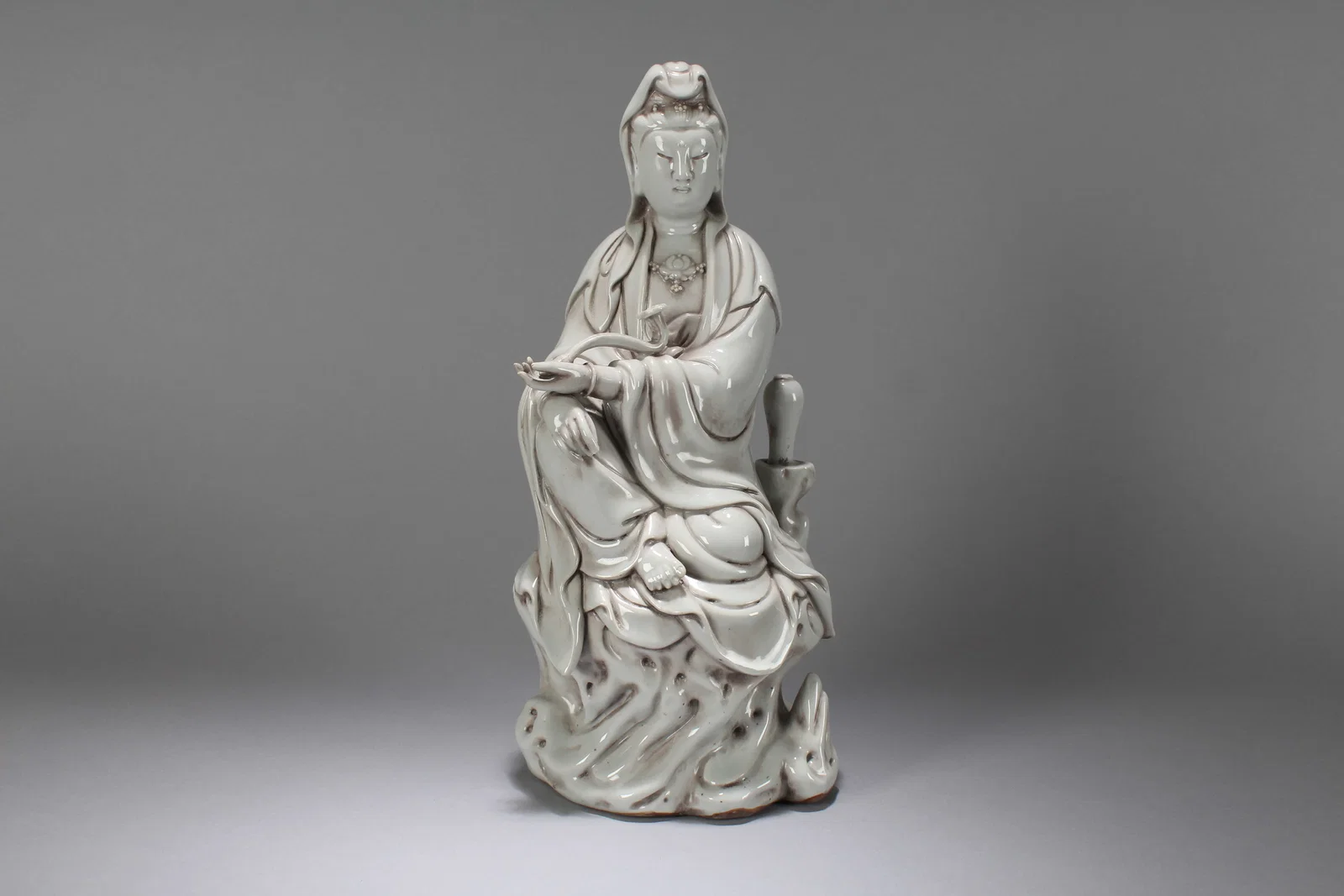A Chinese Religious De Blac Guanyin Statue