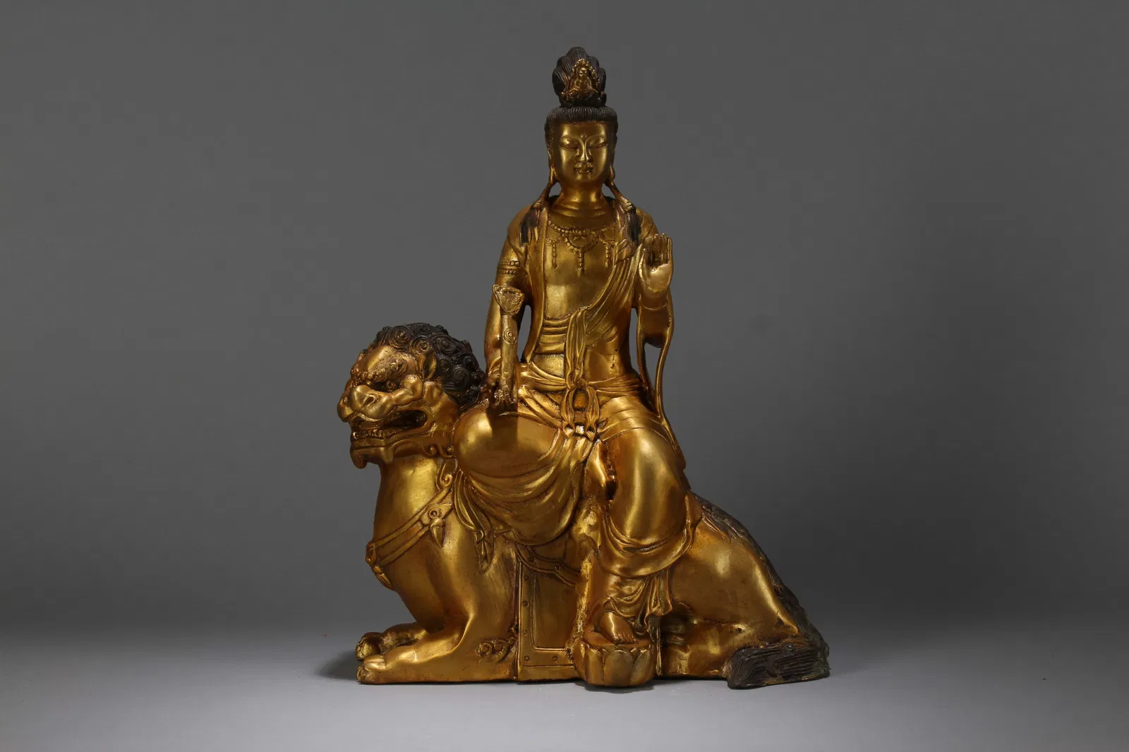 A Chinese Vividly-detailed Religious Myth-beast Fortune Gilt Statue