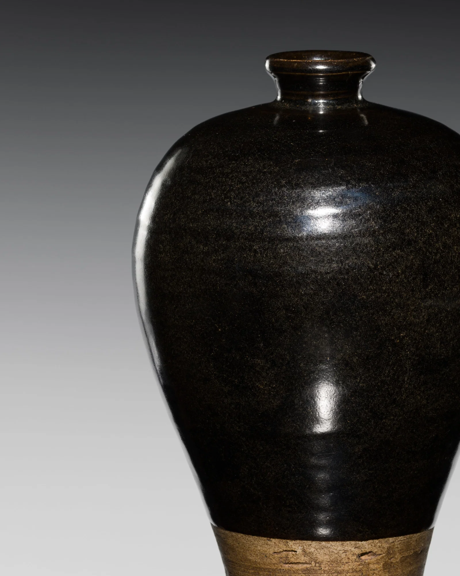 A CIZHOU BLACK-GLAZED MEIPING VASE, SONG-YUAN DYNASTY