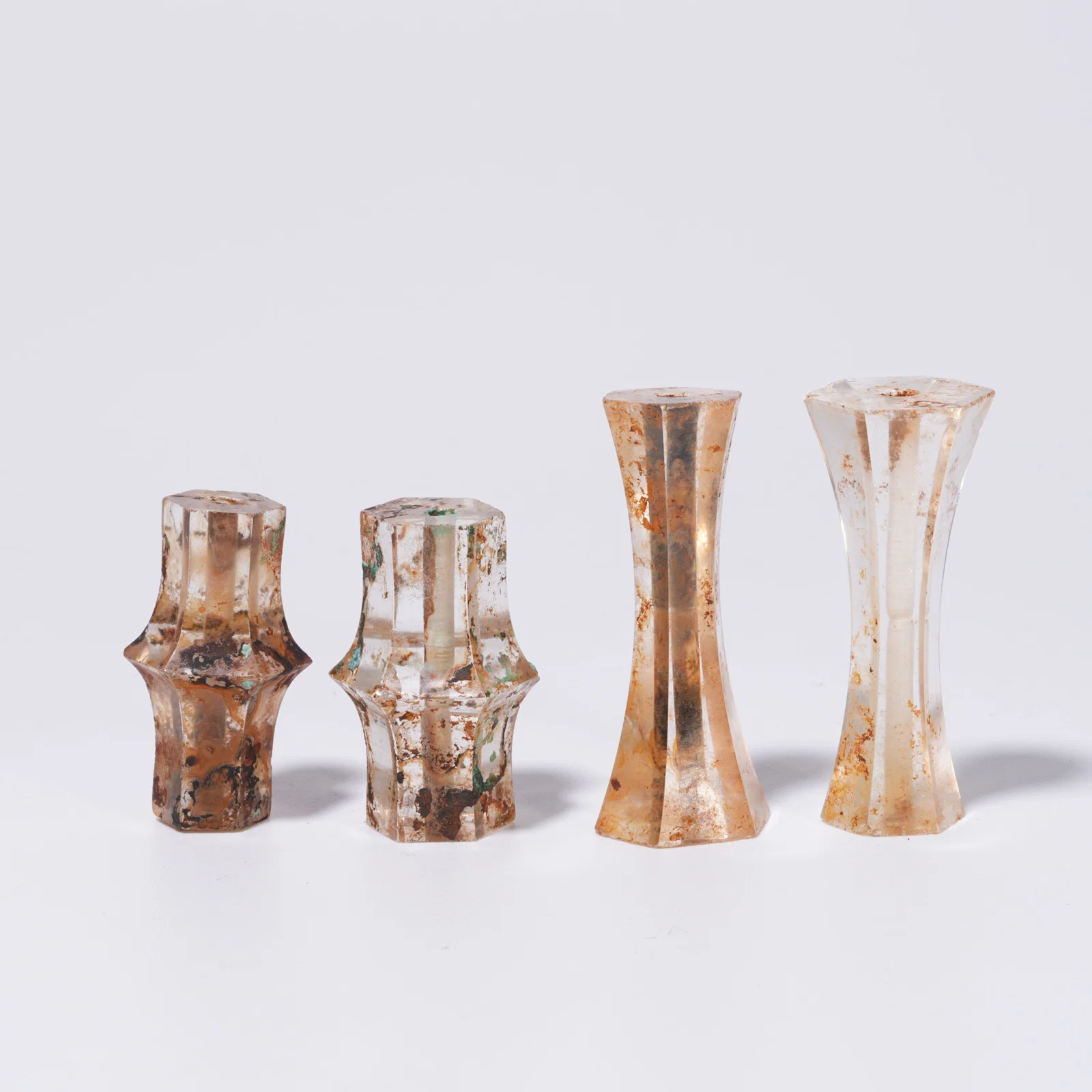 A CRYSTAL CARVED PENDANT SET