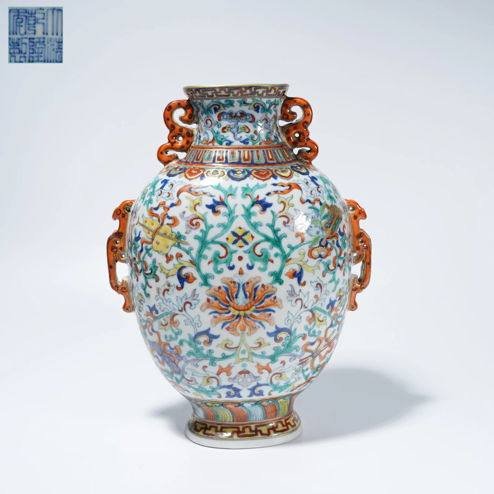 A DOUCAI DOUBLE-HANDLED VASE WITH LIAN-ZHI FLOWER MOTIF
