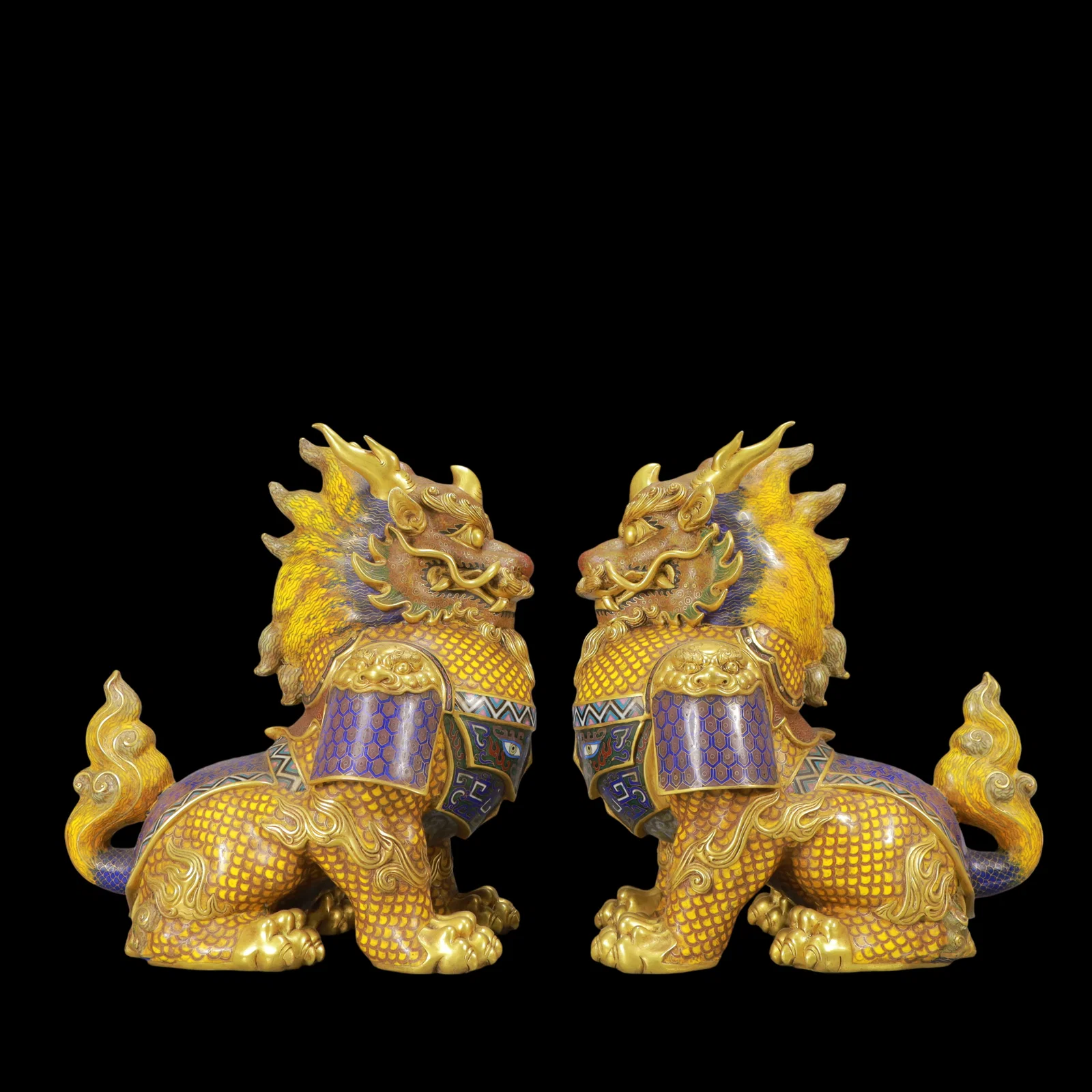 A Exquisite A pair of Cloisonne Lion Ornament