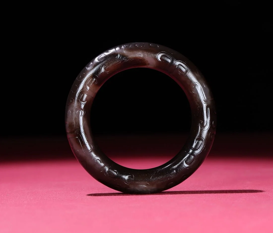 A Exquisite Agate Bracelets