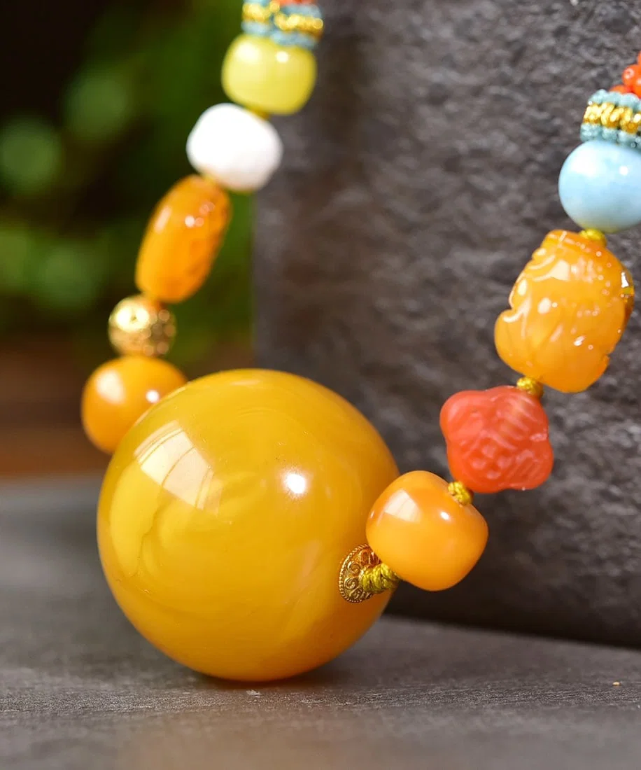 A Exquisite Amber Multiple Treasures Necklace