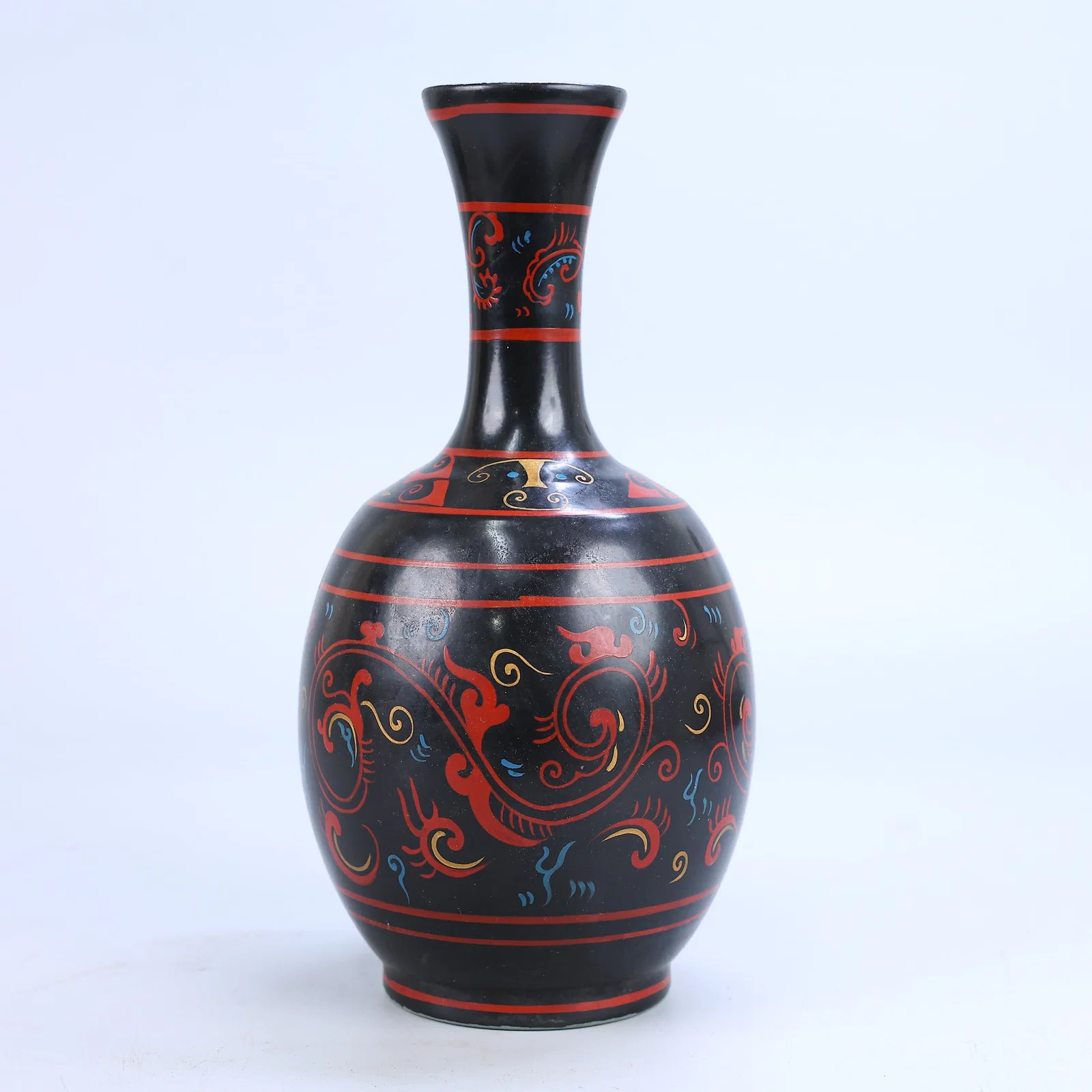 A Exquisite Black Ground Doucai Dragon Pattern Vase