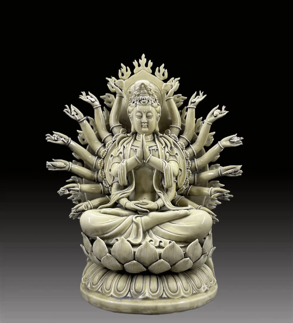A Exquisite Blanc-De-Chine Statue of Thousand-Armed Avalokitesvara Ornament