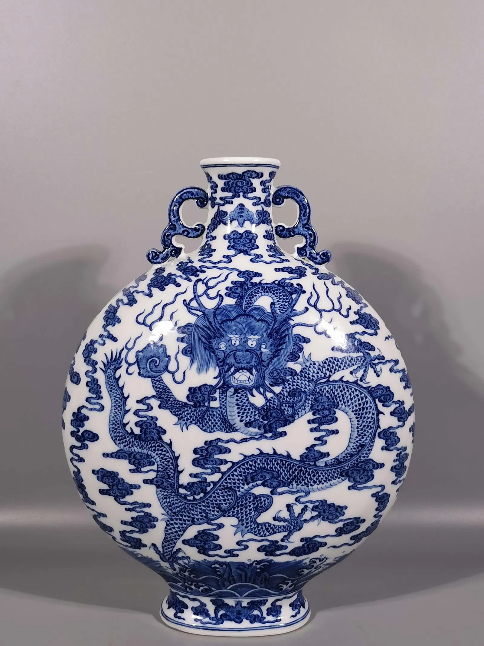 A Exquisite Blue and White Dragon Pattern Double-Ears Vase