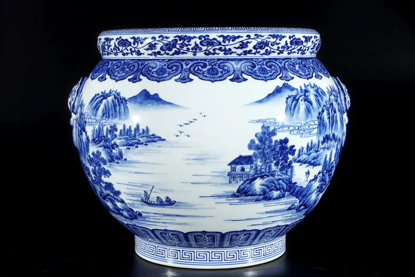 A Exquisite Blue and White Landscape Figures Pattern Vat