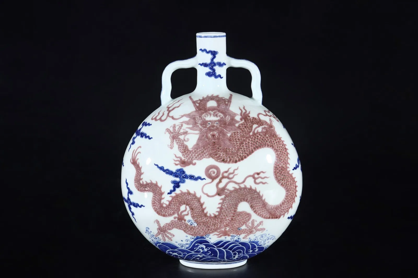 A Exquisite Blue and White Underglaze-Red Dragon Pattern Vase