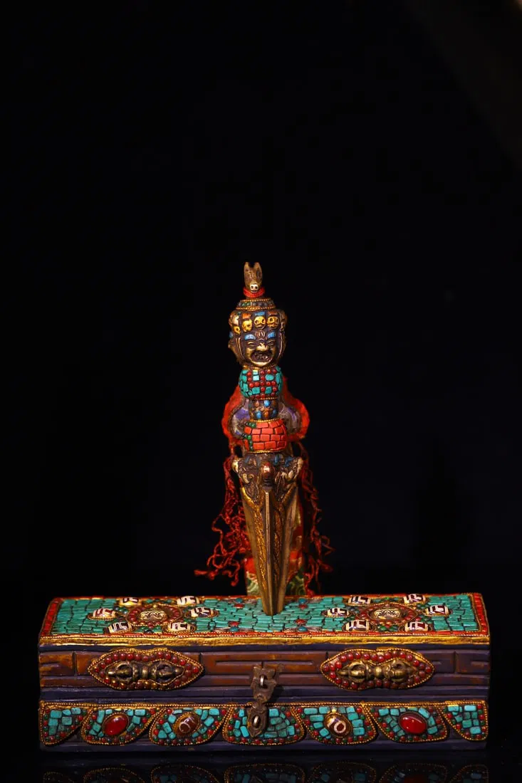 A Exquisite Bronze Dzi Bead-Inlaid Vajra