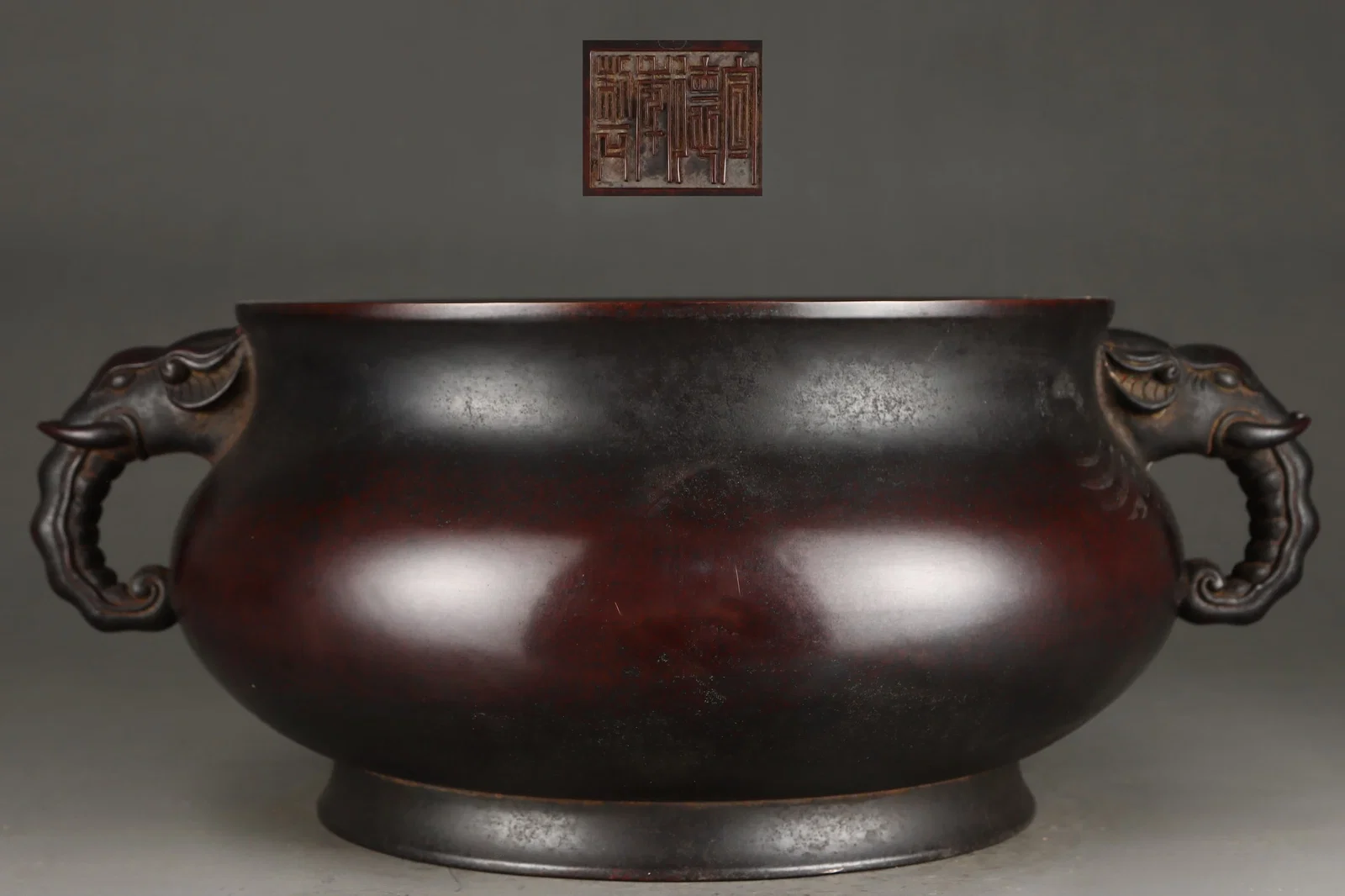 A Exquisite Bronze Elephant Head-Ears Censer
