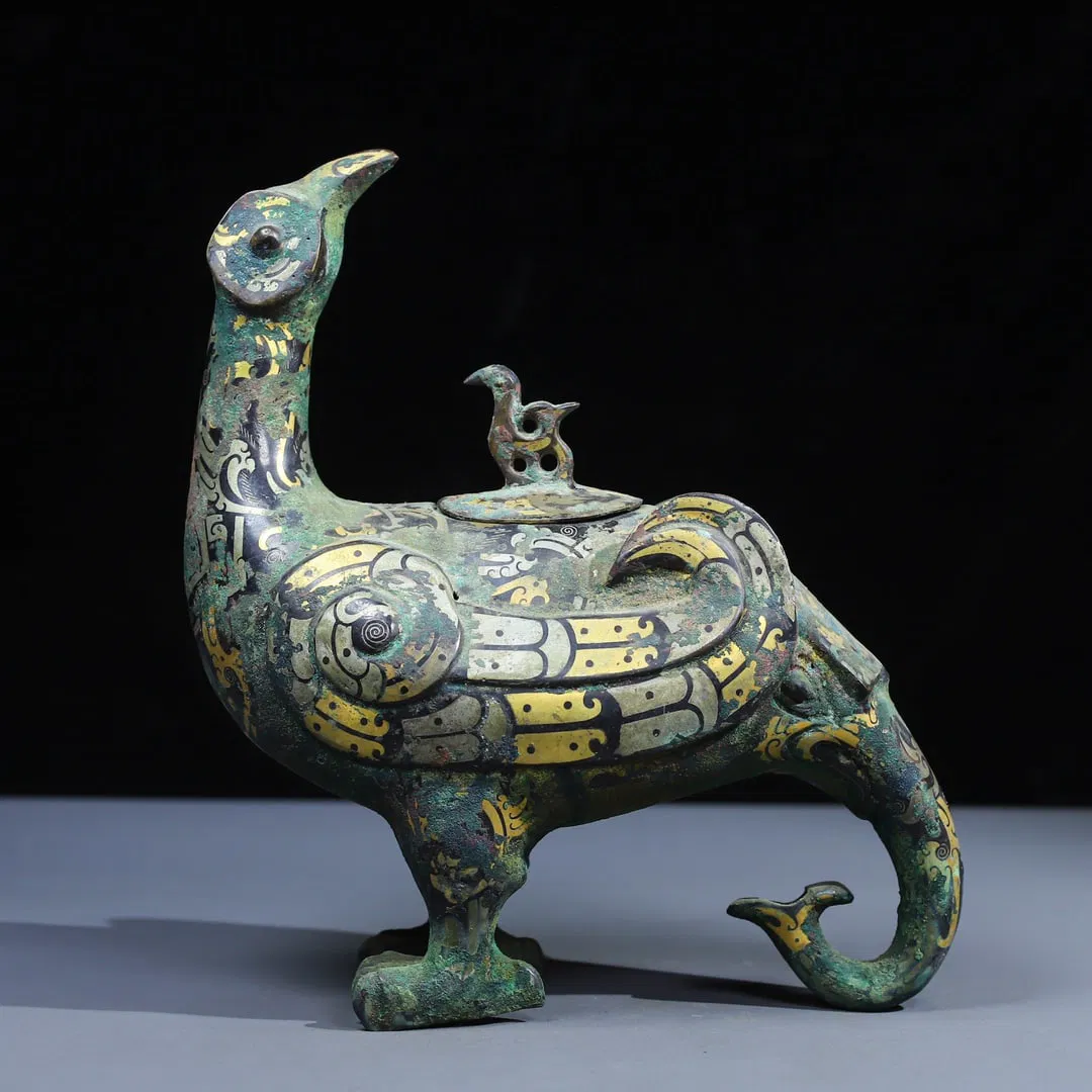 A Exquisite Bronze Gold and Silver Inlay Bird Ornament
