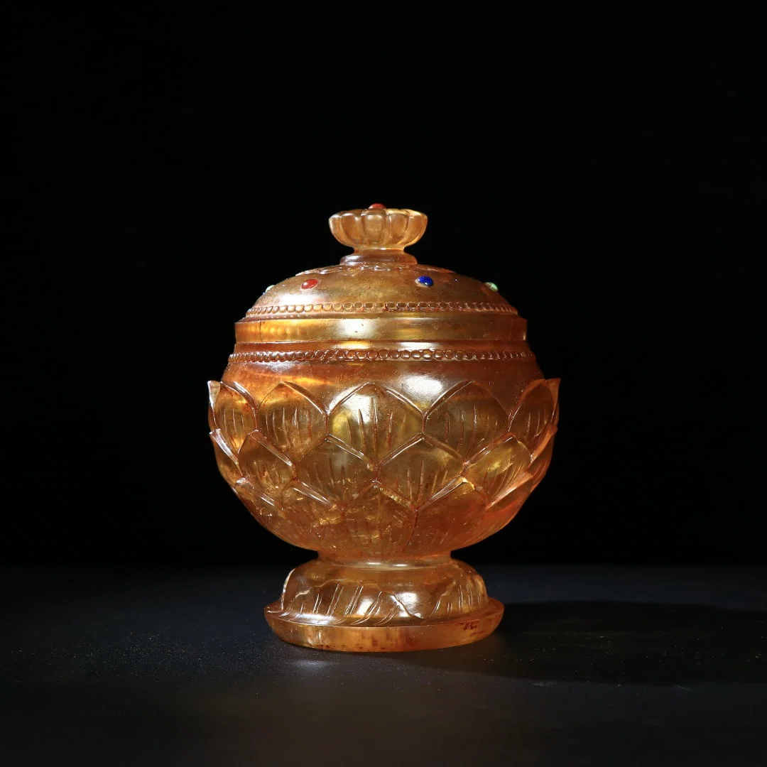 A Exquisite Crystal Lotus Jar