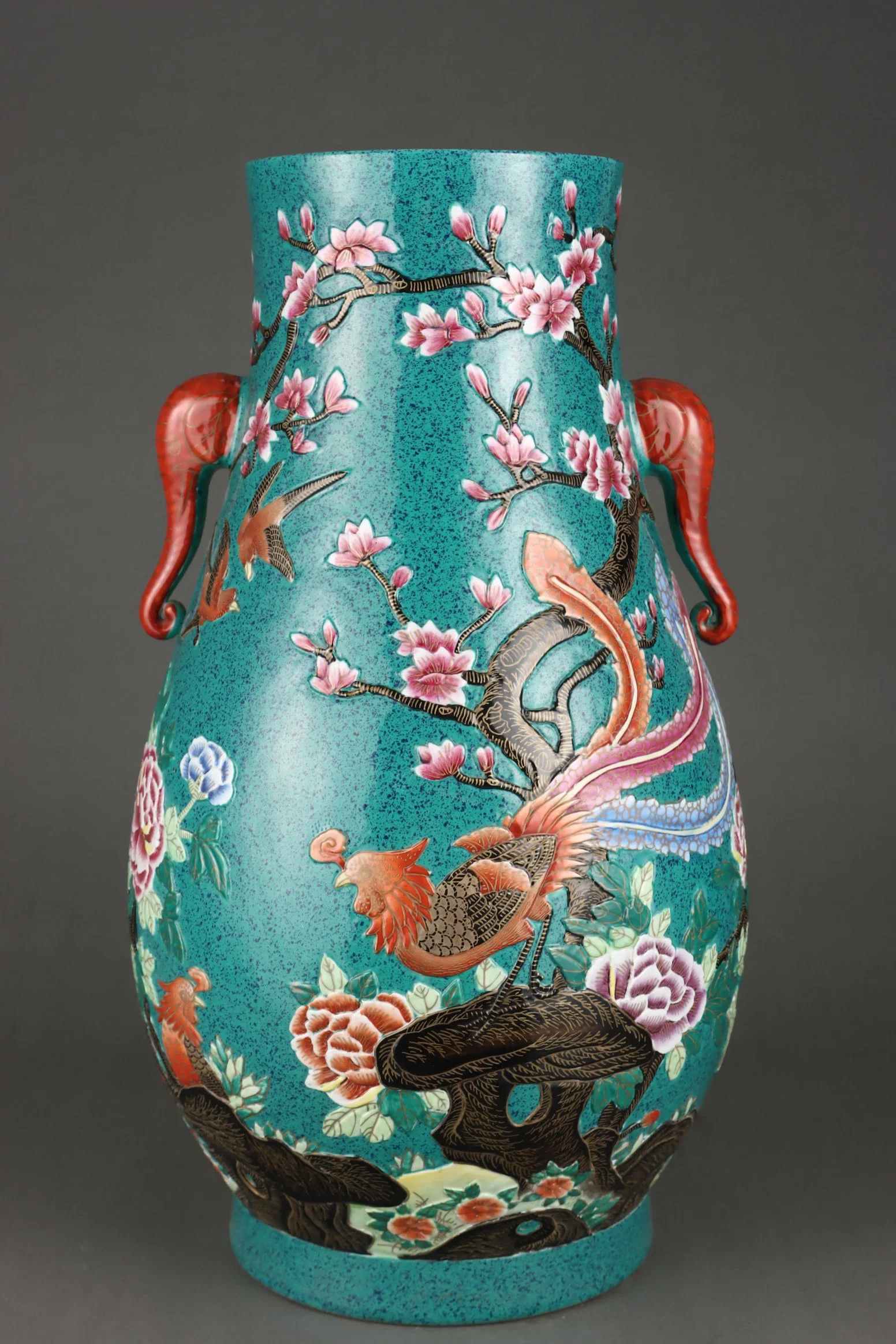 A Exquisite Doucai Flower and Bird Pattern Elephant Ears Vase