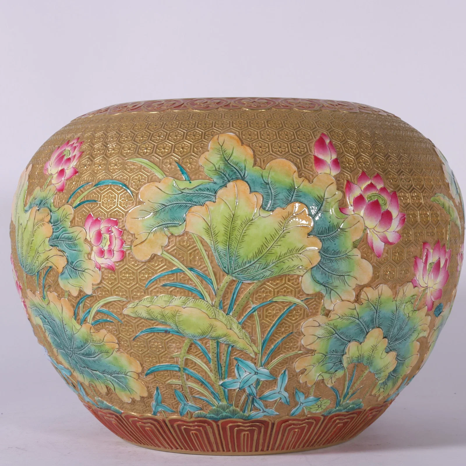 A Exquisite Enamel Gold Ground Flower and Bird Pattern Brush Washer