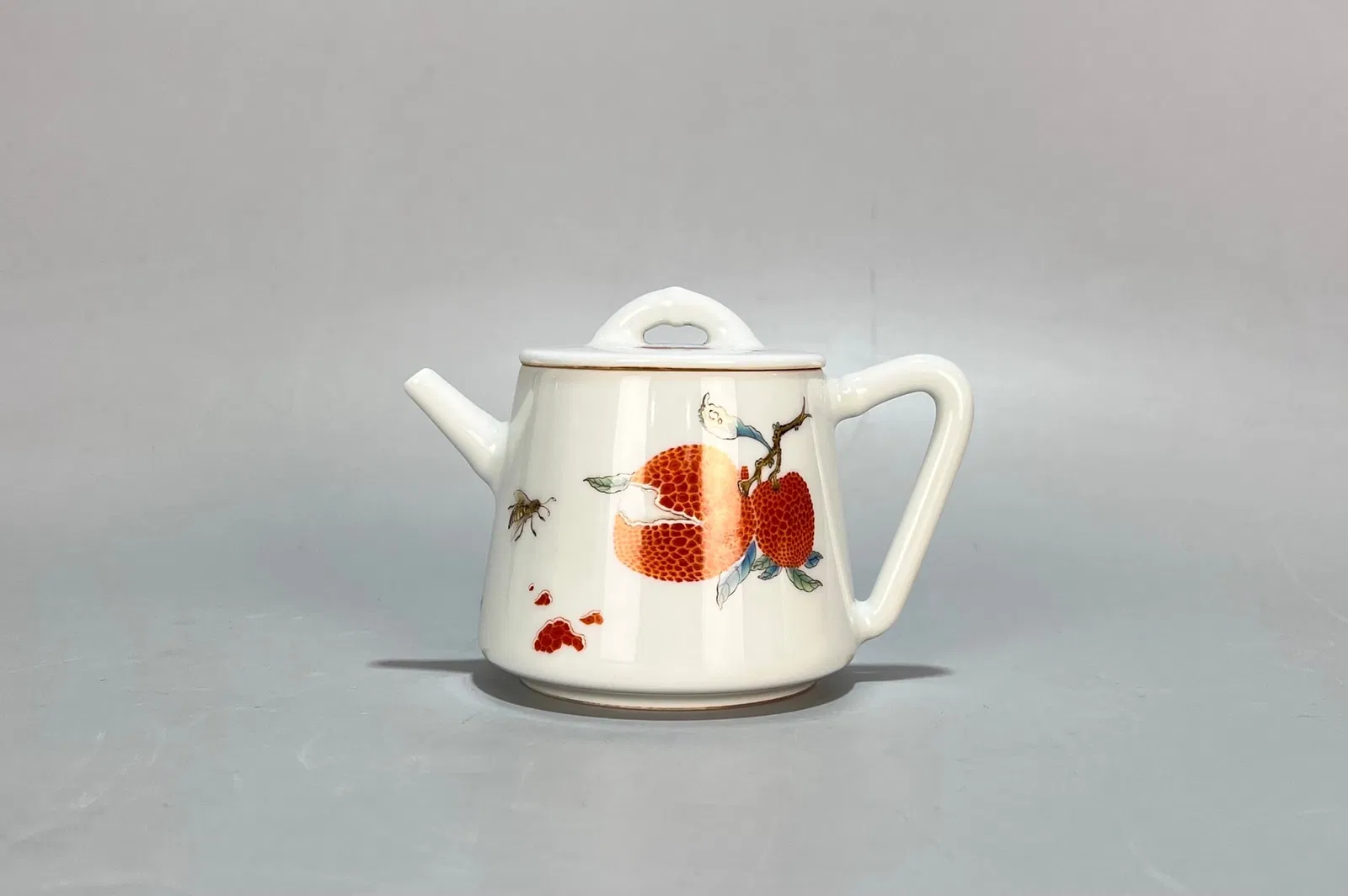 A Exquisite Famille-Rose Flower and Fruit Pattern Ewer