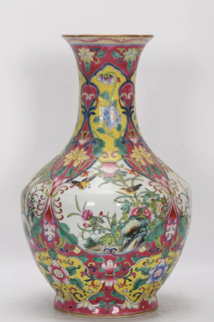 A Exquisite Famille-Rose Yellow-Ground Flower and Bird-Pattern Vase