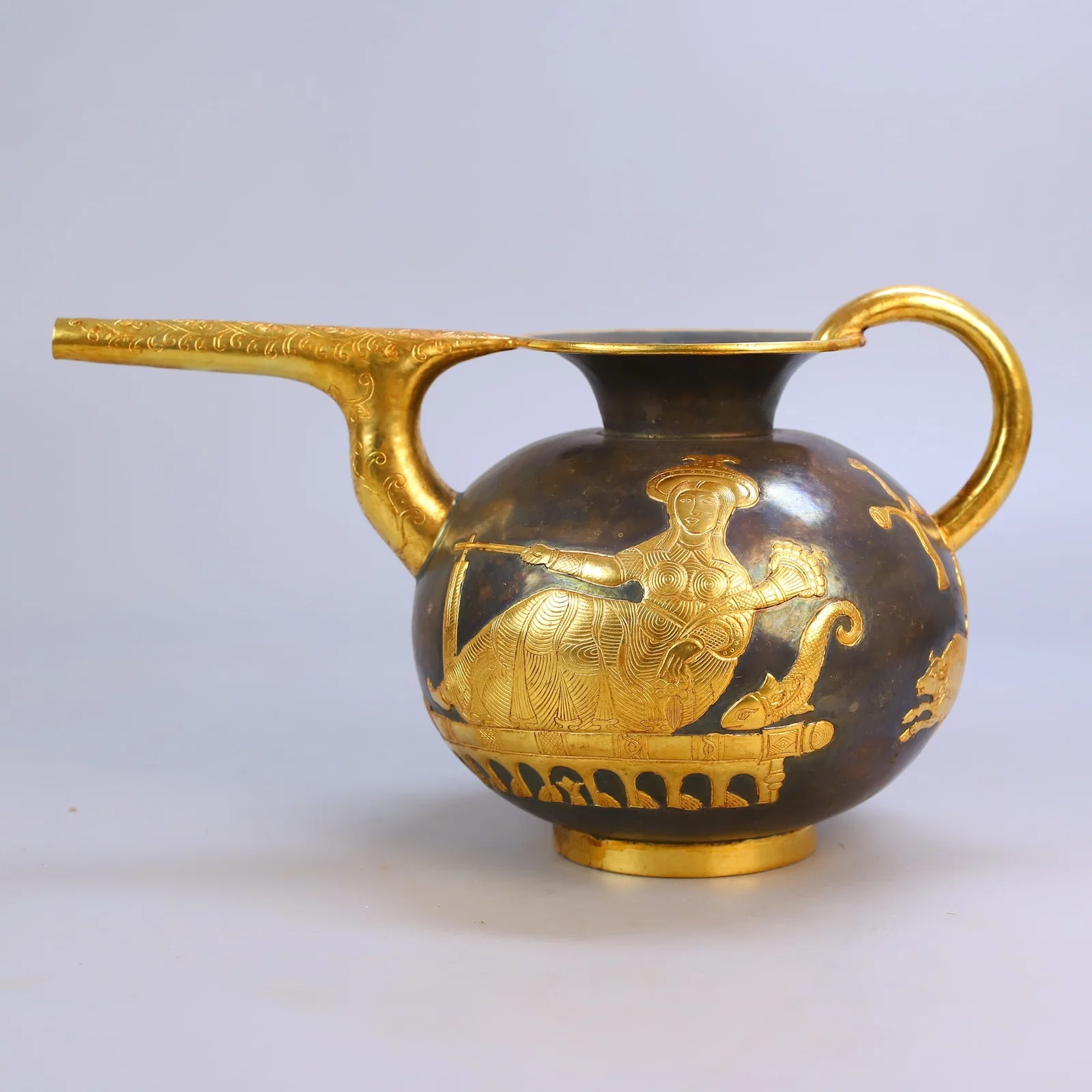 A Exquisite Gilt Bronze Figures Pattern Ewer