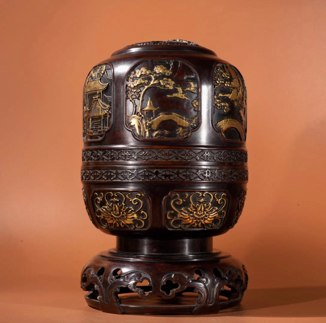 A Exquisite Gilt Bronze Landscape Pattern Censer