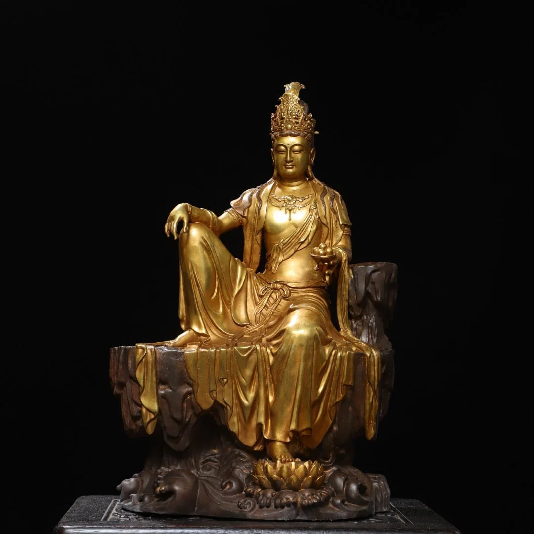 A Exquisite Gilt Bronze Statue of Avalokitesvara Buddha Ornament