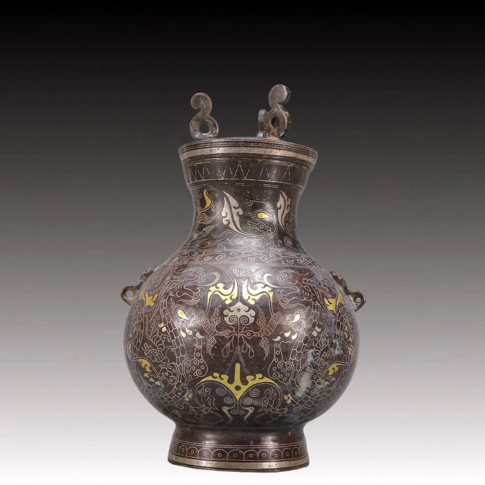 A Exquisite Gold and Silver-Inlaid Bronze Auspicious Beast Pattern Vase