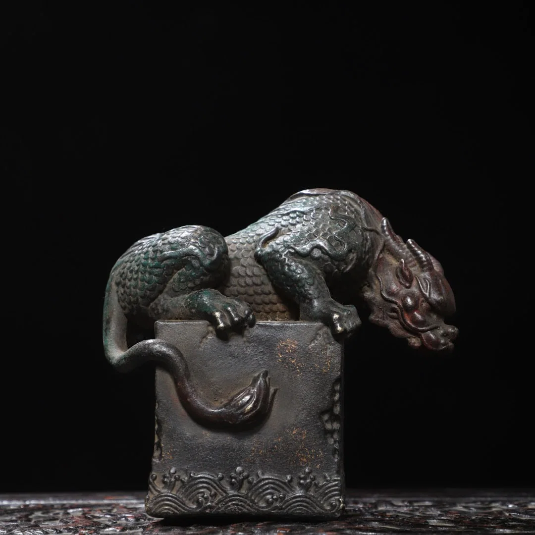 A Exquisite Gold Overlaid Bronze Auspicious Beast Ornament